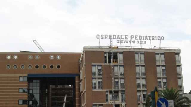 Bari, soffoc&ograve; neonata in ospedale: soffre della sindrome di Munchausen per procura