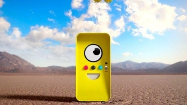 Comincia la vendita degli occhiali Snapchat: Spectacles sono gi&agrave; un successo di marketing