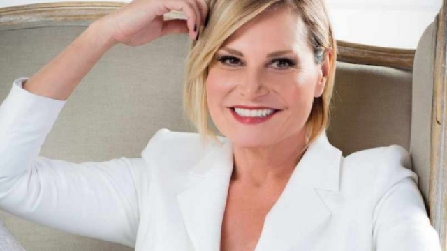 Selfie-Le cose cambiano: Simona Ventura torna su Canale 5 con un ... - panorama.it