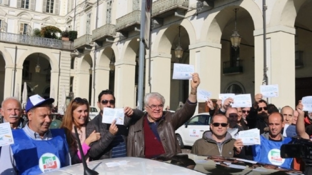 &Egrave; partito oggi da Torino il tour della carovana delle auto &ldquo;IO ... - torinoggi.it