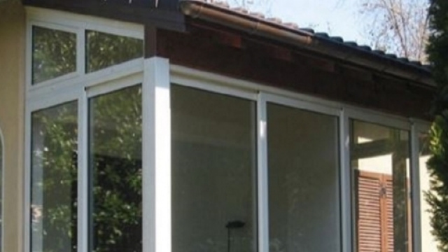 Verande in vetro e alluminio per terrazzi,balconi,bar,ristoranti