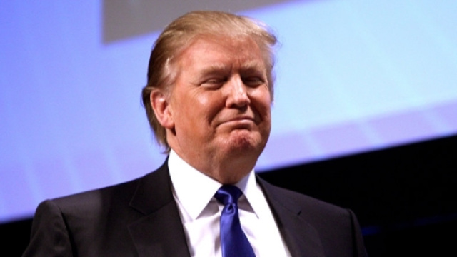 Trump promette di ridare agli USA sicurezza e rispetto nel mondo - sputniknews.com