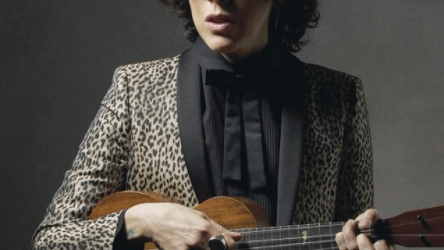 Singer-Songwriter LP Returns To The Spotlight &ndash; Ukulele - ukulelemag.com