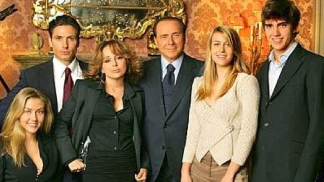 Berlusconi con i figli, una grande famiglia in crescita