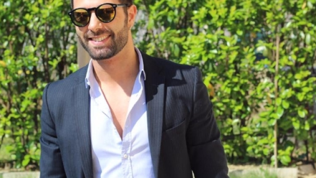 Claudio D'Angelo a "Uomini e donne" scatena polemiche: Simona &egrave; scoppiata a piangere