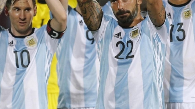 News Argentina Qualificazioni Mondiali: Lavezzi accusato di aver fumato uno spinello, Messi lo difende - eurosport.com