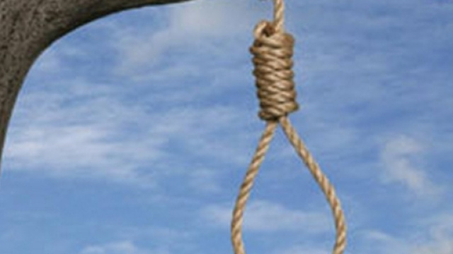 Bolivia: pedofilo linciato e impiccato dalla folla.