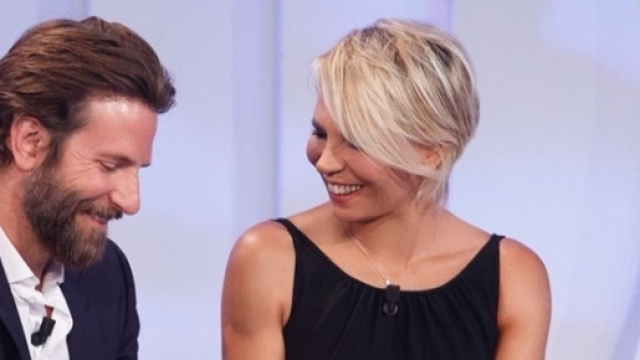 Bradley Cooper ospite a C'&egrave; posta per te