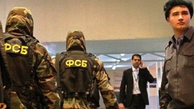 Gli uomini delle forze di sicurezza del Cremlino