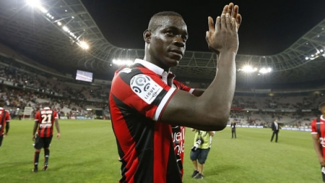 Mario Balotelli con la maglia del Nizza