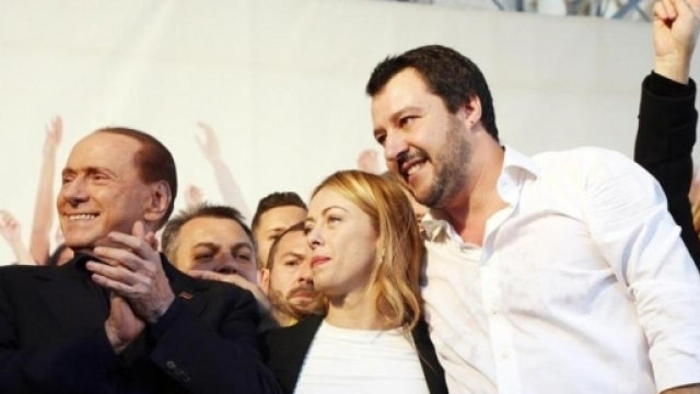 Berlusconi: 'Non riesco a trovare un nuovo leader per il centrodestra' | lastampa.it