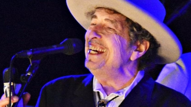 Bob Dylan non presenzier&agrave; alla cerimonia di Stoccolma