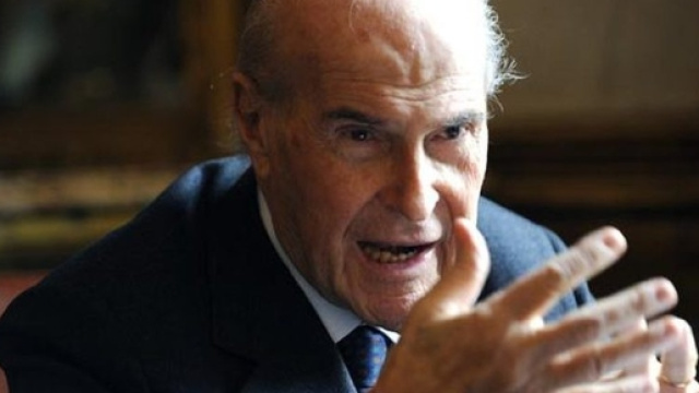 Umberto Veronesi ha lasciato alcuni consigli utili per una dieta anticancro