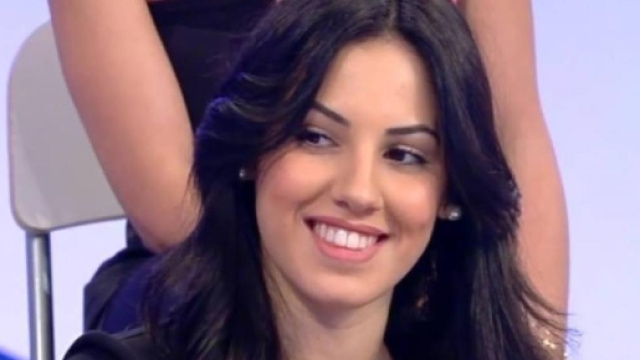 GIULIA DE LELLIS OPINIONISTA A POMERIGGIO5 - BOLLICINE VIP - bollicinevip.com