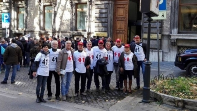 Pensioni, foto di D'Onofrio Maurizio condivisa sulla pagina Fb &lrm;Lavoratori precoci uniti a tutela dei propri diritti