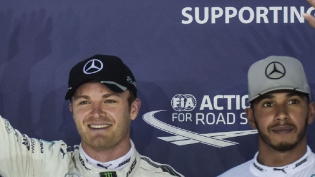 Rosberg e Hamilton si contendono il titolo all'ultima gara| Fox Sports - foxsports.it