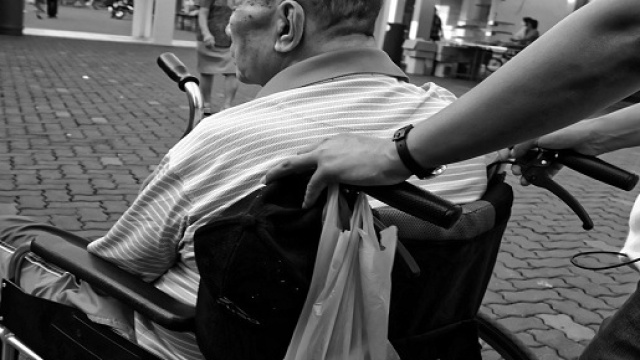 Badanti violenti: una grave problematica sociale