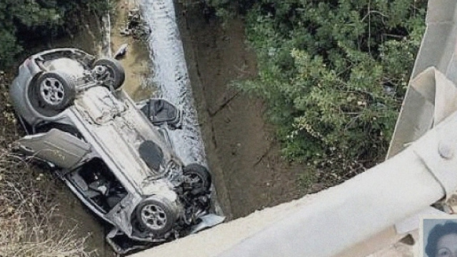 Il terribile volo della Ford Focus: nella foto piccola in basso a destra la vittima Rita Cossu.