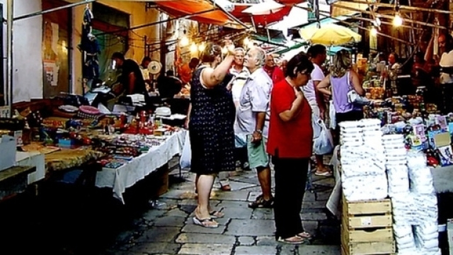 La Via delle Biciclette - temi di viaggio: mercato di Ballar&ograve; - laviadellebiciclette.com