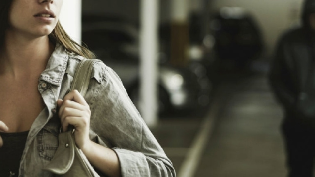 la violenza non &egrave; solo da parte degli uomini