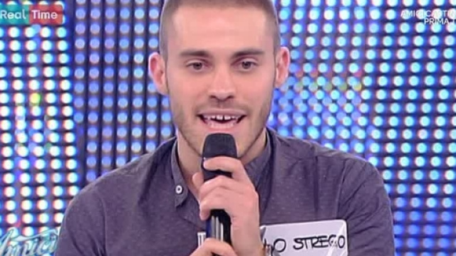 Lo Strego, il cantante rivelazione di 'Amici 16'.