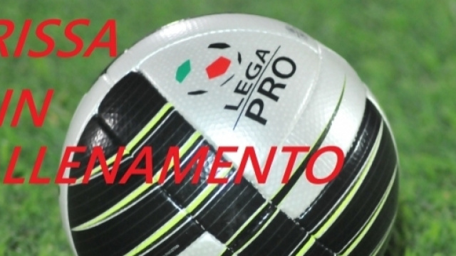 Rissa in allenamento per una squadra di Lega Pro.