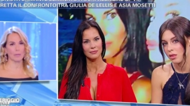 Barbara D'Urso Antonella Mosetti | Lite Pomeriggio 5 | VIDEO ... - giornalettismo.com