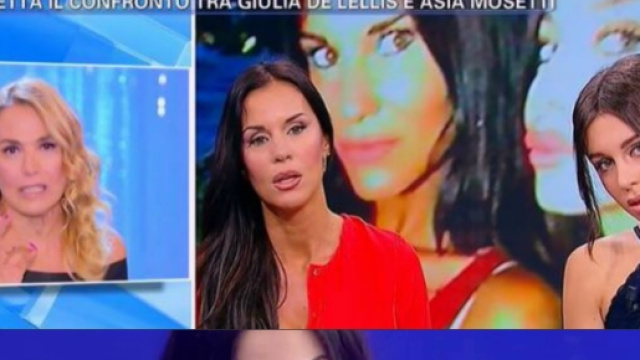 Barbara D'Urso ha attaccato le Mosetti a "Pomeriggio 5".