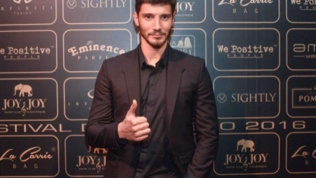 Gossip e tv: Stefano De Martino sostituisce Fabrizio Corona nel programma 'Selfie'.
