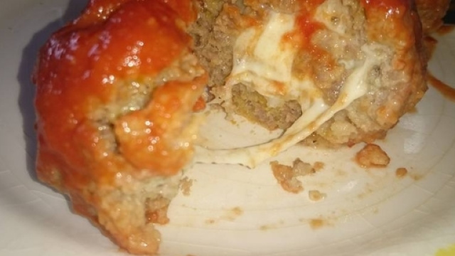polpette ripiene di mozzarella filante