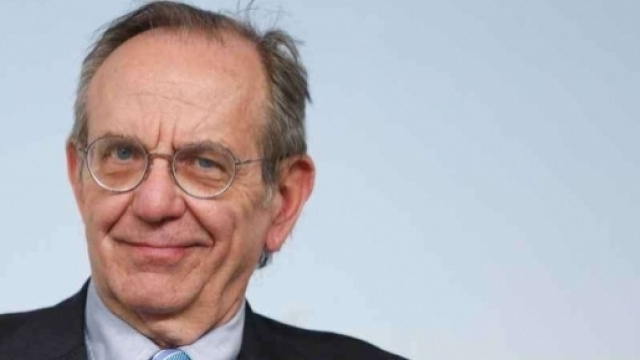 Padoan twitta: &laquo;Tagli delle tasse come 15 miliardi di litri di ... - lamescolanza.com