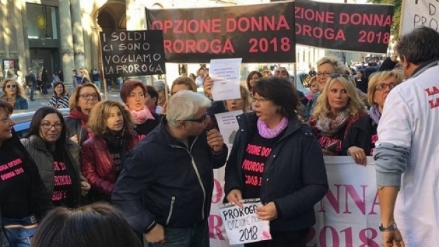 Pensioni, ultime novit&agrave; del 20 novembre 2016. Foto di Lorella Lella Niccolai&lrm; condivisa sulla pagina Fb Opzione Donna Proroga al 2018