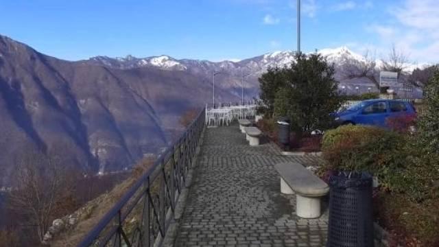 Alta Valle Intelvi - Belvedere Lanzo, panorama sulle alpi Svizzere