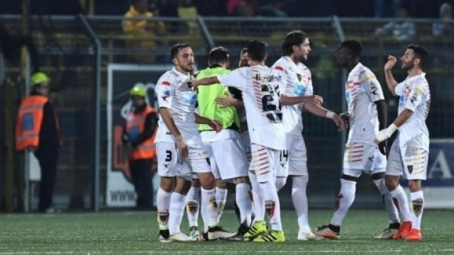 Esultanza dei giallorossi a Castellamare di Stabia