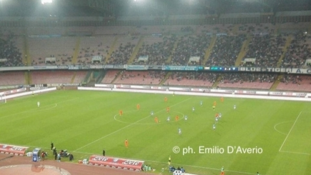 Il Napoli in campo al San Paolo.