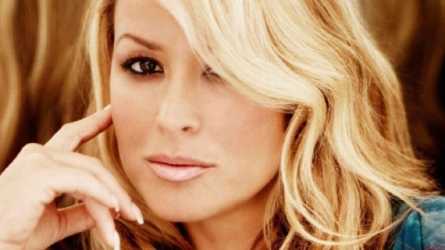 Anastacia: cicatrici sui social dopo la doppia mastectomia