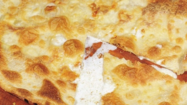 Focaccia al formaggio Recco ecco la ricetta