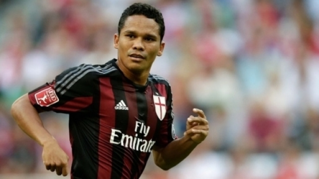 Milan, Bacca vicino al Paris Saint Germain