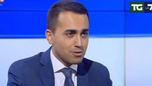 Ultime news scuola, mercoled&igrave; 23 novembre 2016: Di Maio attacca Renzi 'Il mondo della scuola &egrave; nero'