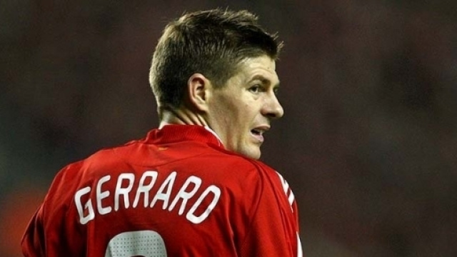 Addio al calcio di Gerrard, l'infinito capitano del Liverpool.