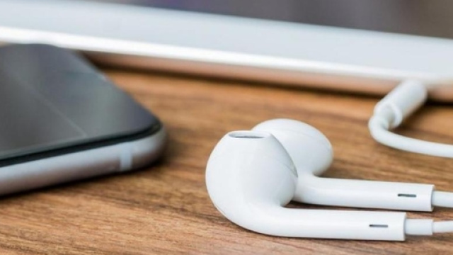 Il malware che ti spia attraverso le cuffie. Come difendersi?