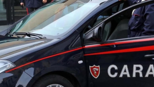 Strangola la compagna dopo una lite