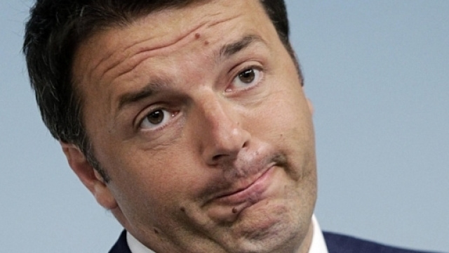 L'Economist scarica Matteo Renzi.