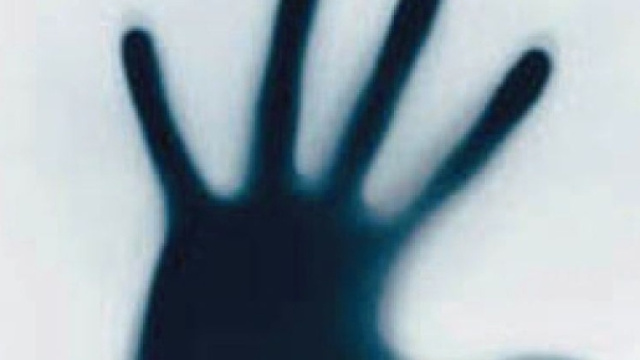 Per incastrare un cittadino romeno, anziana signora simula violenza - socialmente.net