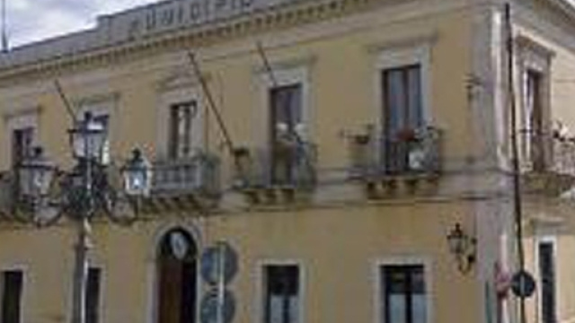 Il palazzo comunale di Solarino, provincia di Siracusa.