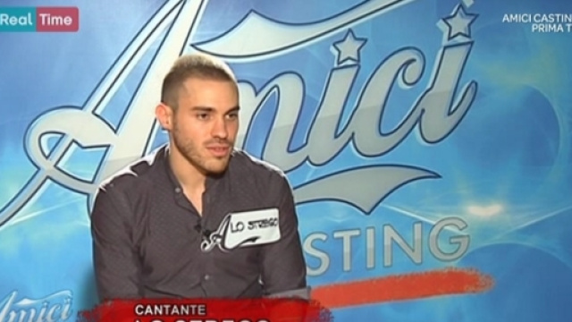 Lo Strego, Chi &egrave; il Cantautore ad Amici Casting (video) - newsly.it