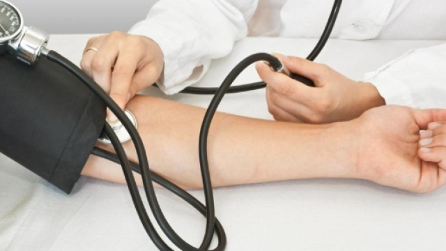 Sempre pi&ugrave; italiani costretti a rininciare alle cure mediche