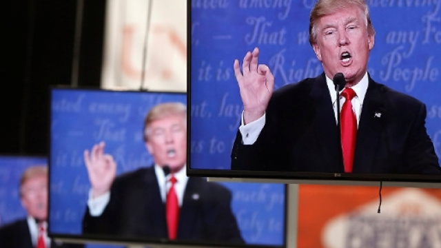 Trump ha vinto perch&egrave; fa le scale con te mentre Hillary blocca l ... - sputniknews.com
