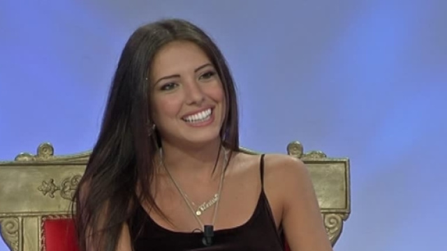 Clarissa Marchese incontra i suoi corteggiatori! Video! - Make Me Feed - makemefeed.com