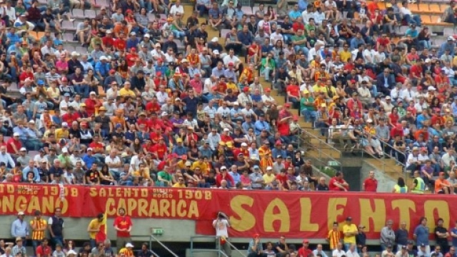 I tifosi del Lecce d'accordo con la giornata giallorossa.